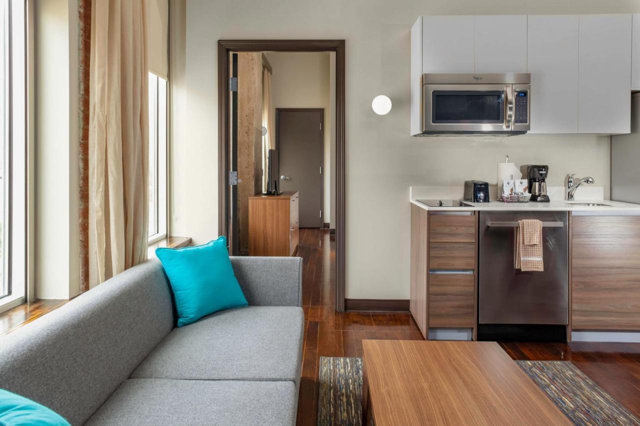 Towneplace Suites By Marriott Dallas Downtown Exterior foto